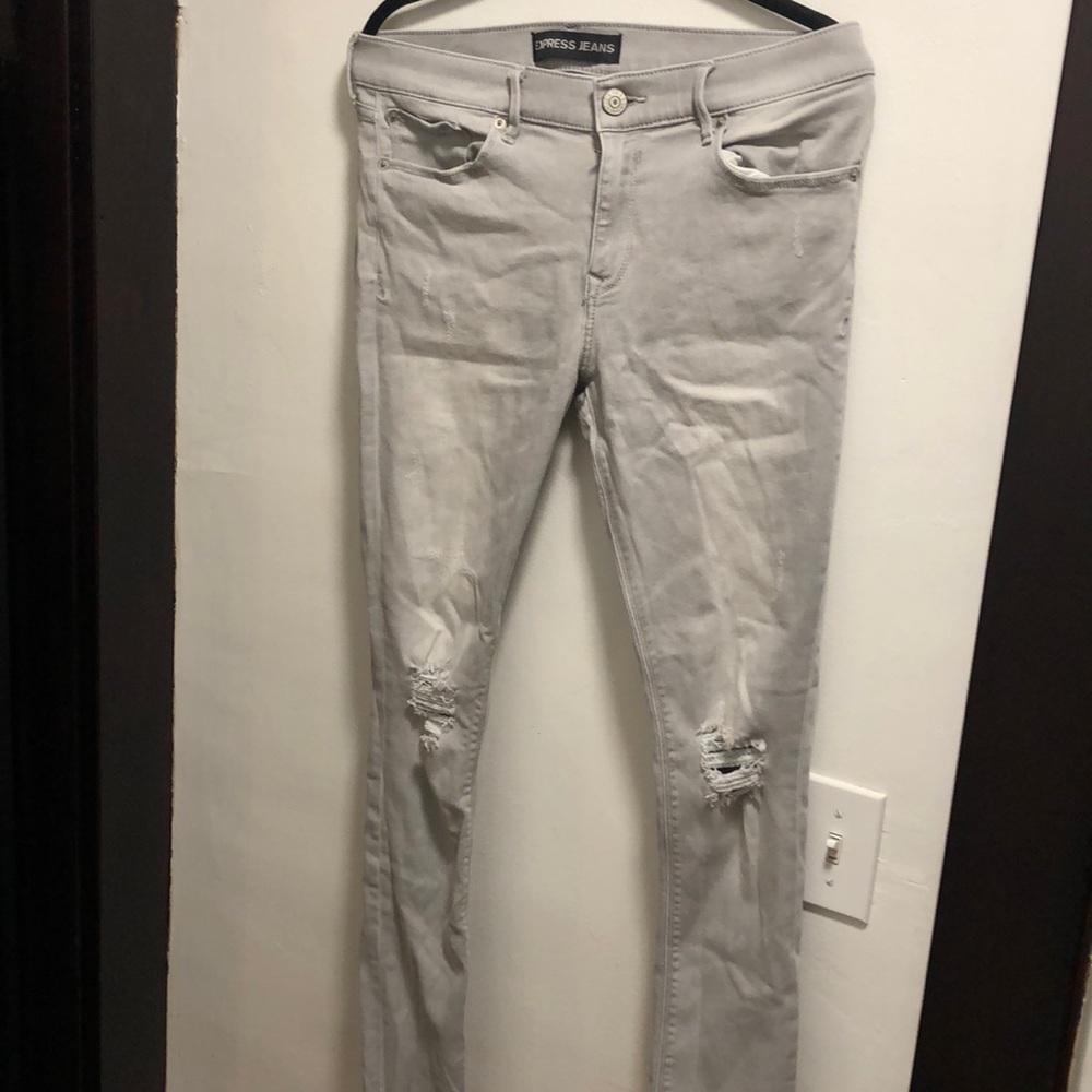 Light grey ripped jeans